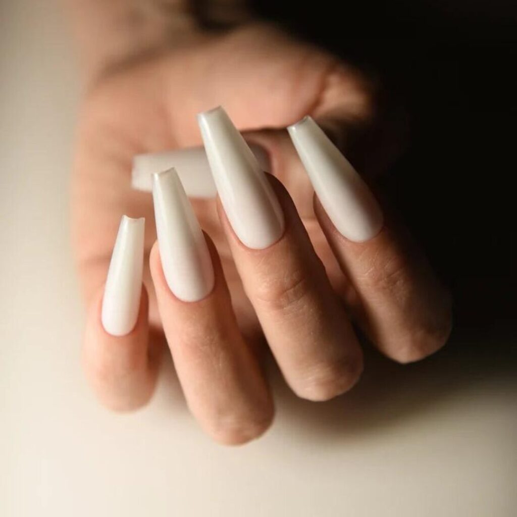 high class nails -white matte gloss