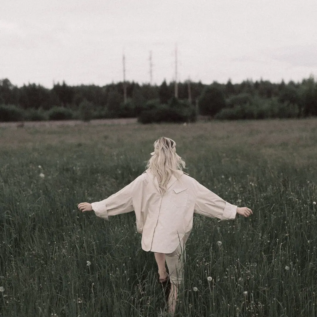 How to Stay Positive and Focused When You’re Overwhelmed: 6 Ways to Embrace Your Journey