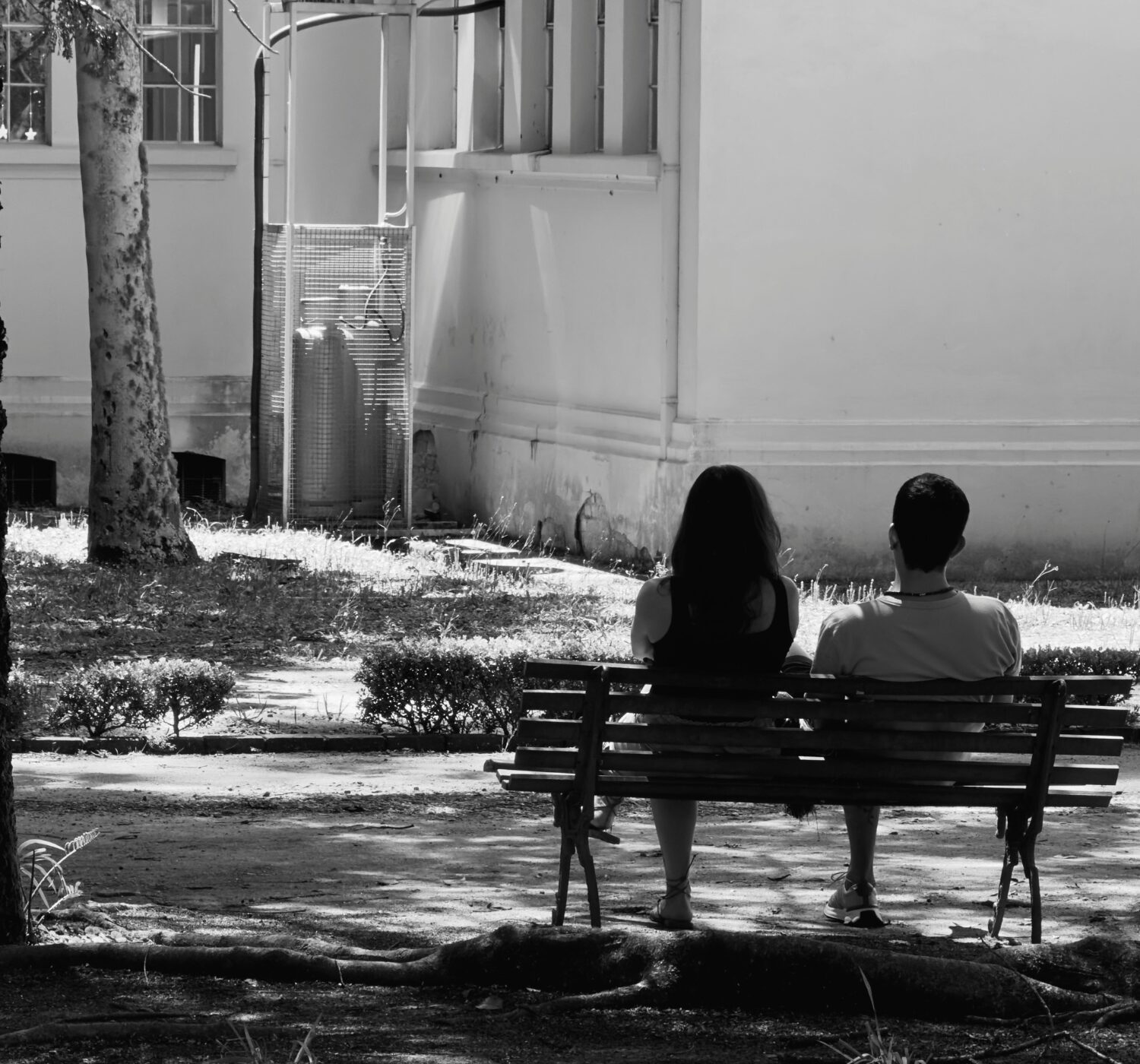 Setting 10 Healthy Boundaries in Your Relationship: A Real Talk on Respect, Trust, and Well-being