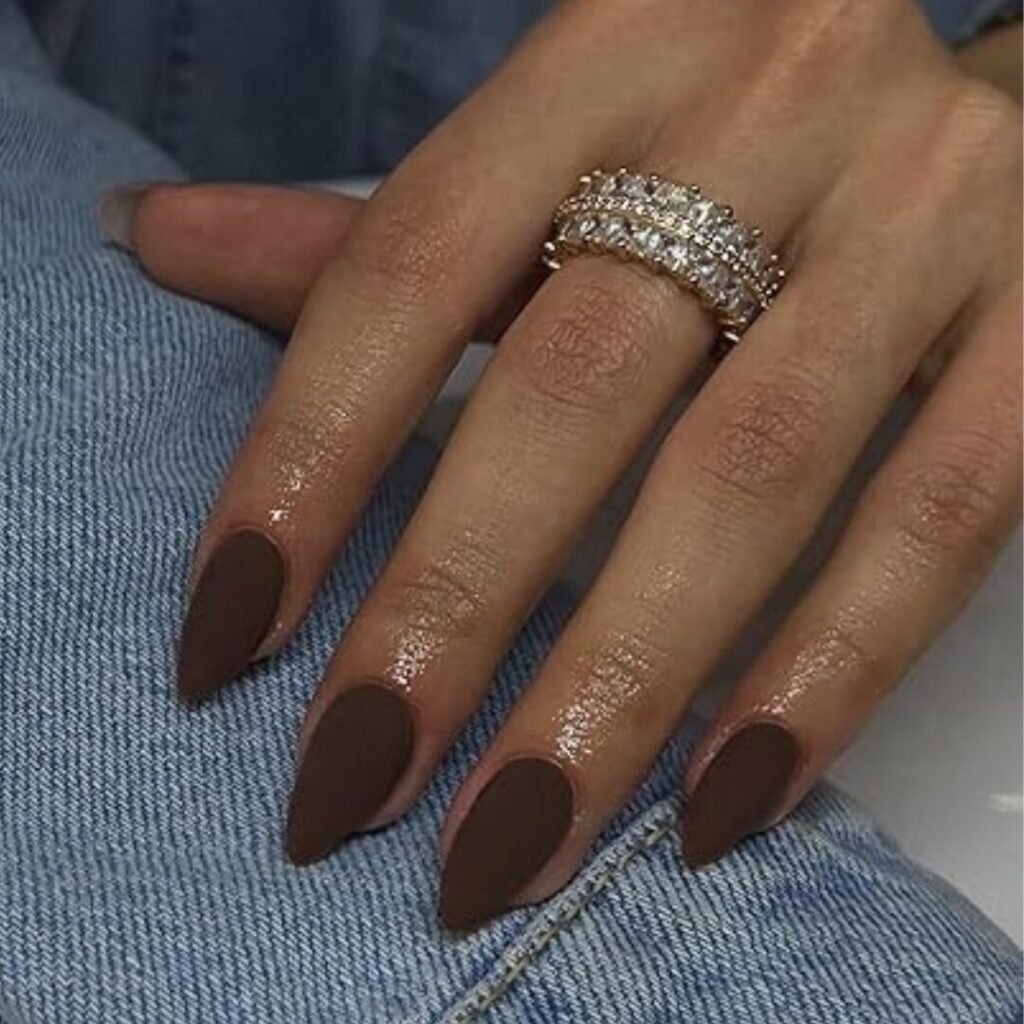 Matte brown nails -