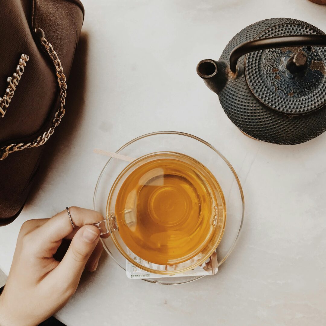 6 Best Teas to Reduce Bloating Naturally