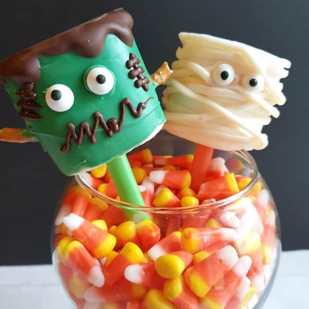 Easy Halloween Marshmallow Pops -30+ Spooky Halloween Treats Your Kids Will Love