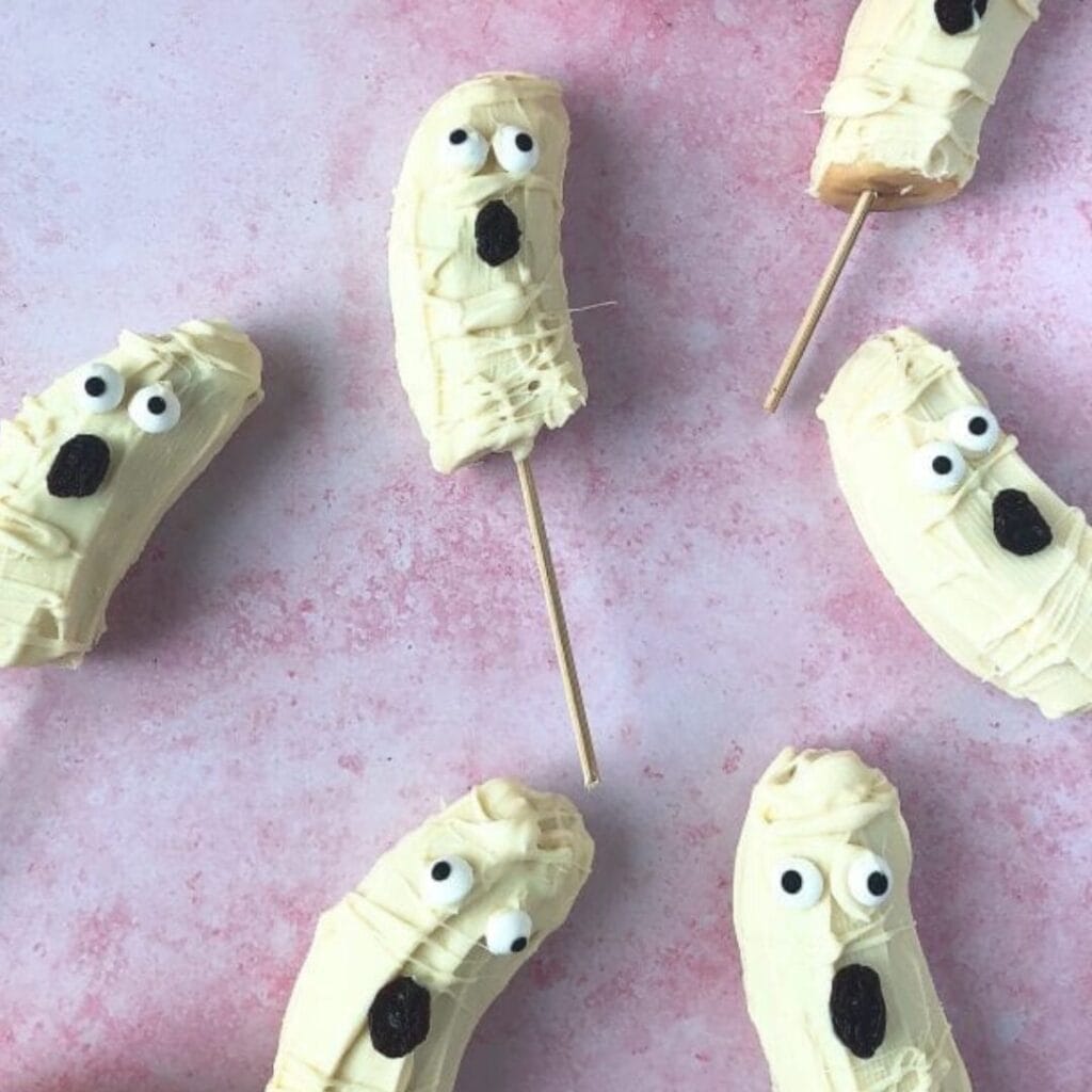 Healthy Halloween Treat Banana Ghosts -30+ Spooky Halloween Treats Your Kids Will Love