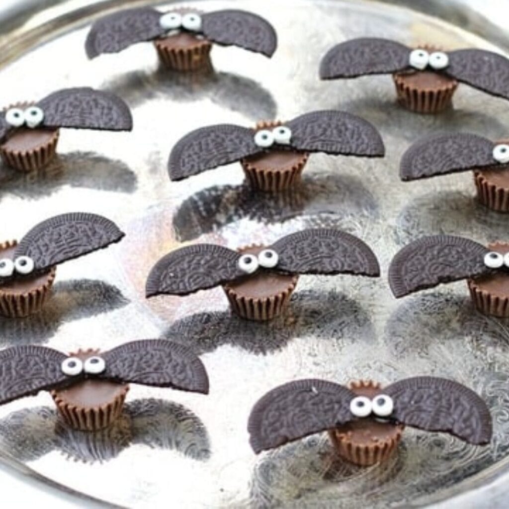 oreo bat treats -30+ Spooky Halloween Treats Your Kids Will Love