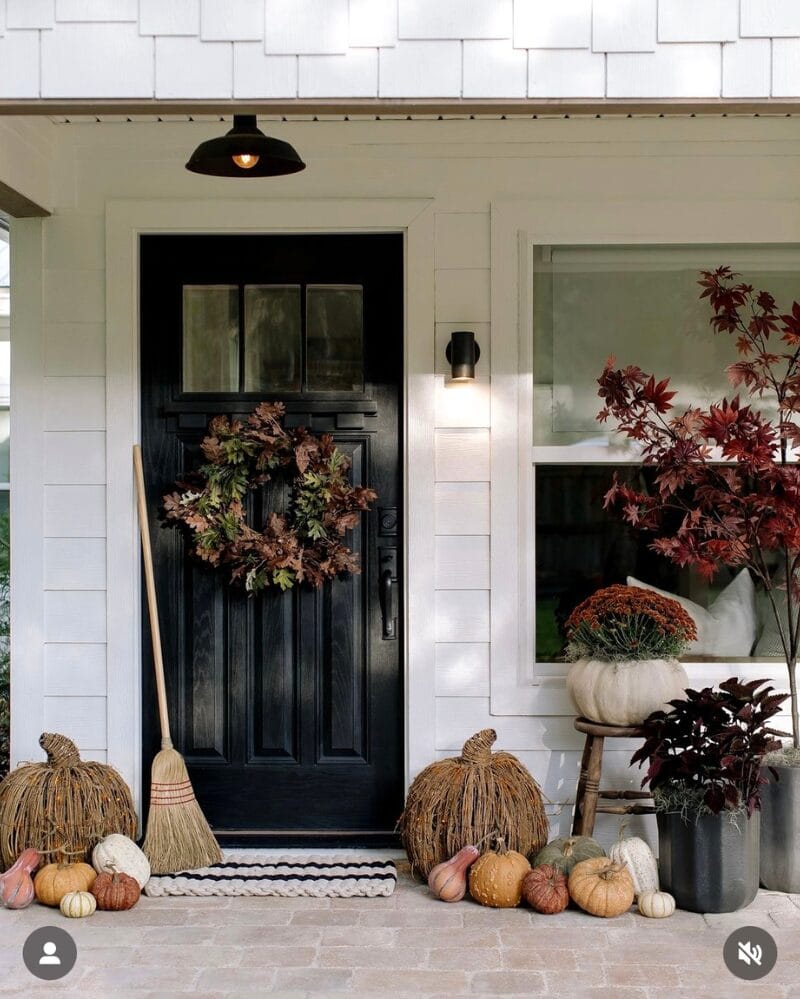 10 Chic & Beautiful Fall Front Door Decor Ideas for a Stylish Entrance