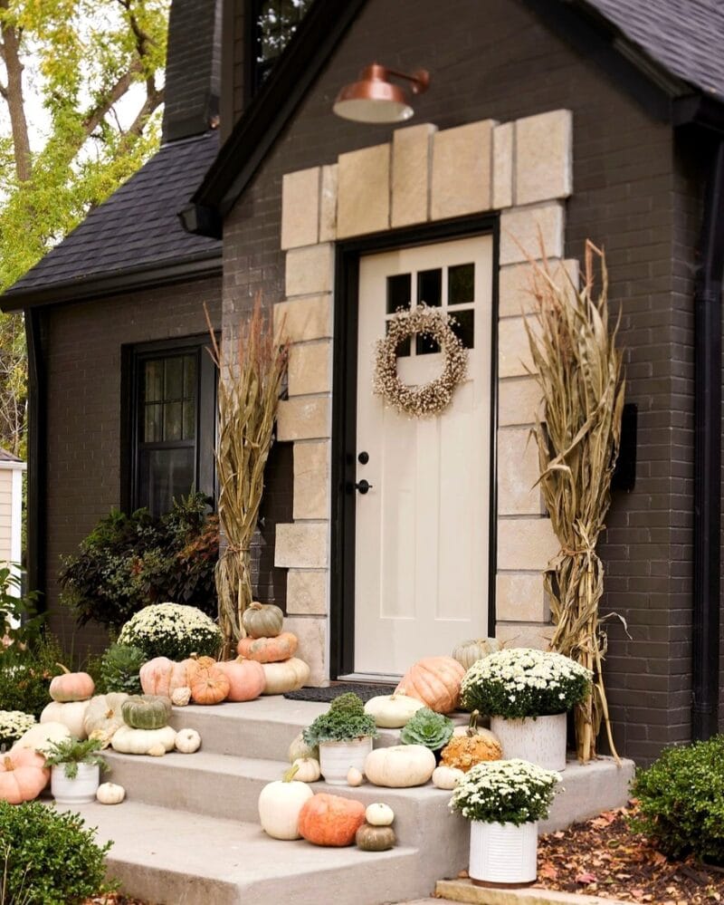 10 Chic & Beautiful Fall Front Door Decor Ideas for a Stylish Entrance