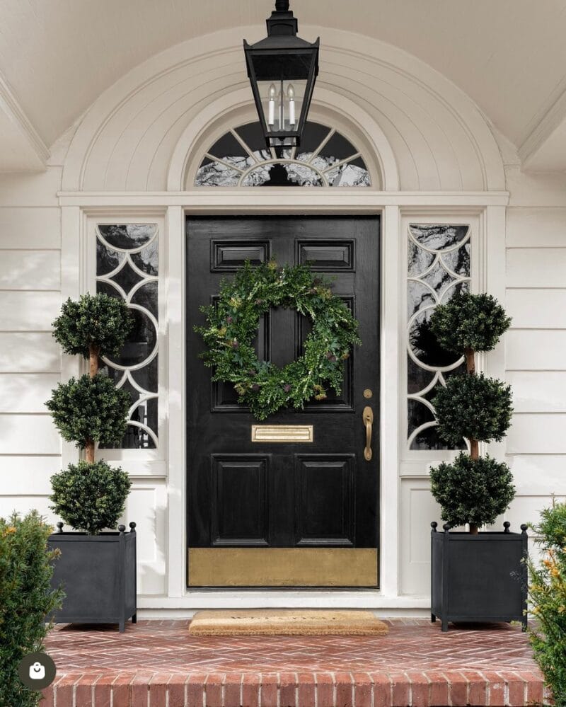 10 Chic & Beautiful Fall Front Door Decor Ideas for a Stylish Entrance