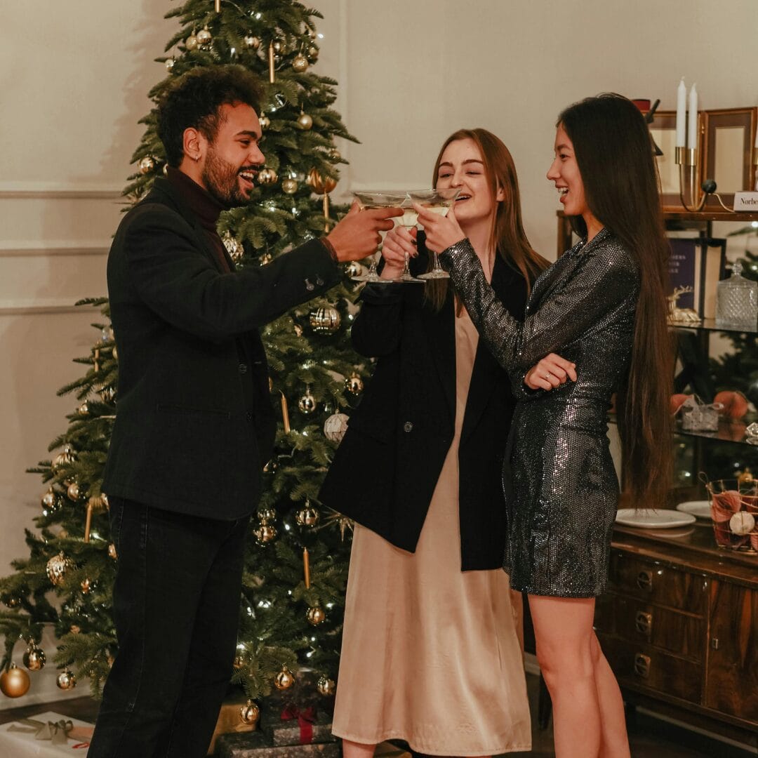 12 Empowering Tips: How to Cope as an Introvert at Holiday Gatherings with Ease