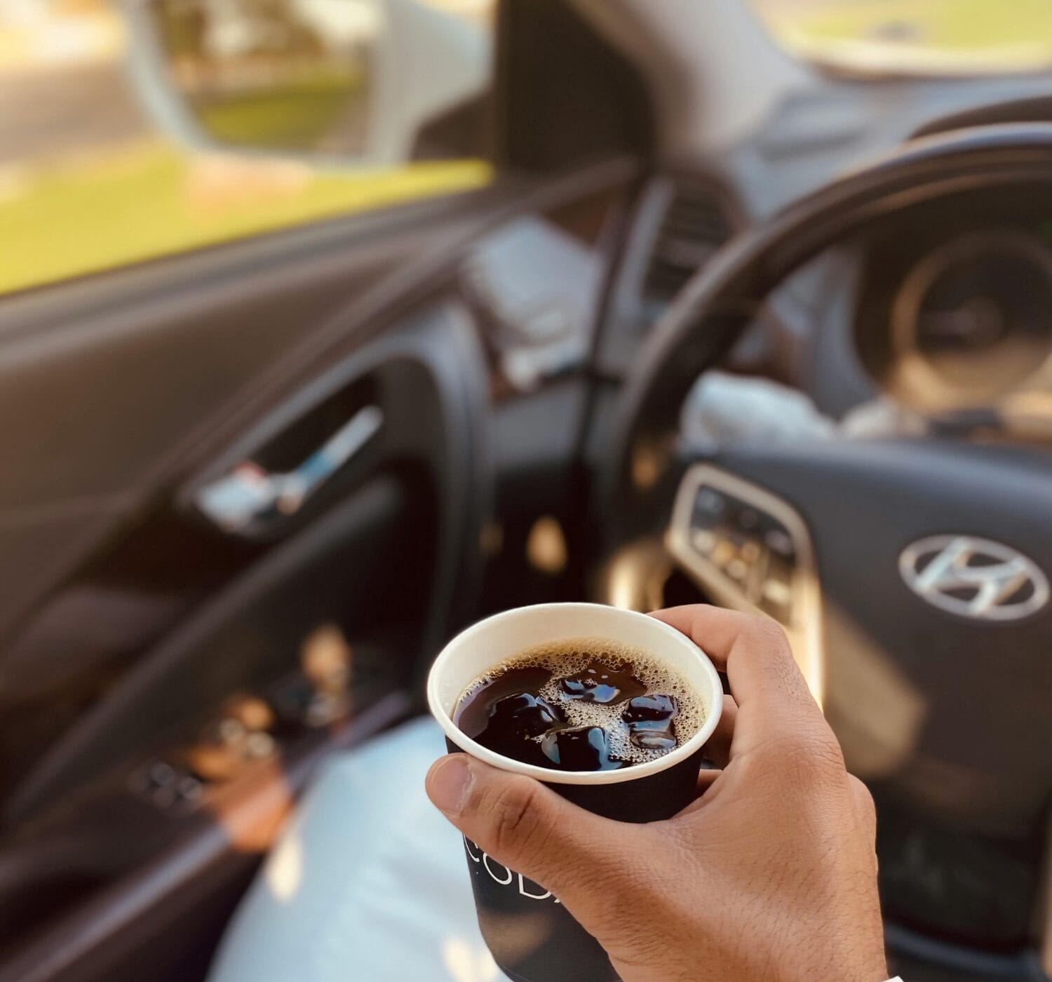 break in my car -17 Realistic Things People Do on Their Work Breaks to Slow Down and Reduce Stress