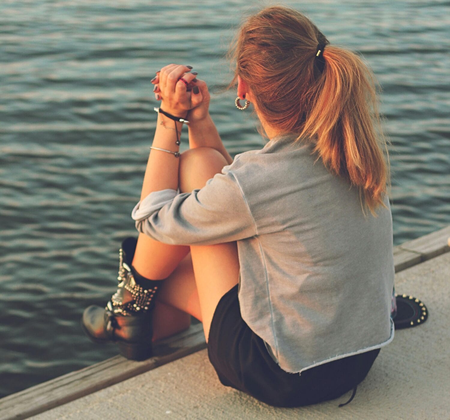 31 Journal Prompts for When You Feel Like You’re Outgrowing Your Life